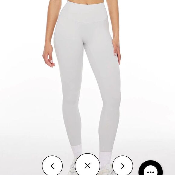 Crop shop boutique freedom scrunch leggings size medium - Picture 4 of 4